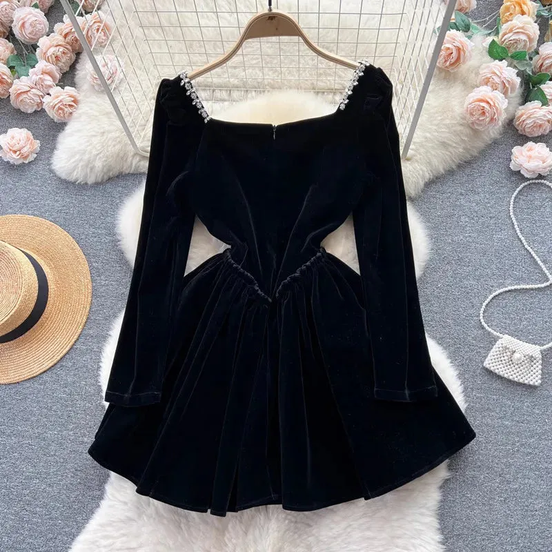 Hnzxzm French Vintage Long Sleeve Velvet Mini Dresses For Women Elegant Square Neck Fashion Diamonds Autumn High Waist Black Dress