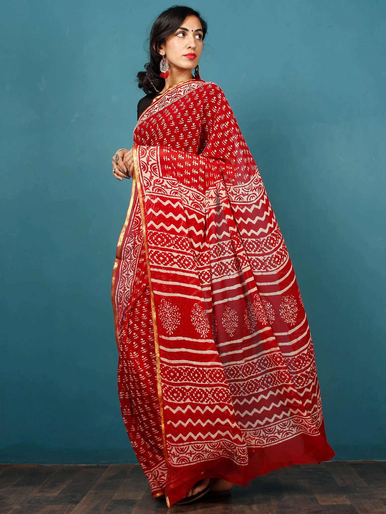 Red White Hand Block Printed Chiffon Saree with Zari Border - S031702799